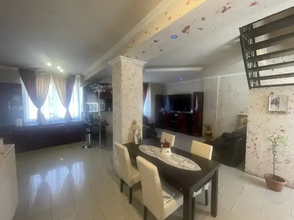 Eladó családi ház, Gödöllő 9 szoba 250 m² 149.9 M Ft