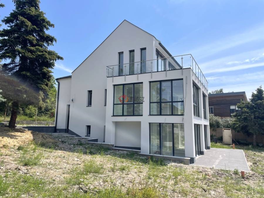 eladó újépítésű családi ház, Szentendre