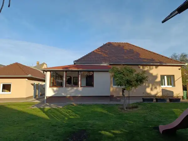 Kiadó újszerű családi ház, Budapest, XVI. kerület 4 szoba 100 m² 500 E Ft/hó Kiadó újszerű családi ház, Budapest, XVI. kerület 4 szoba 100 m² 500 E Ft/hó