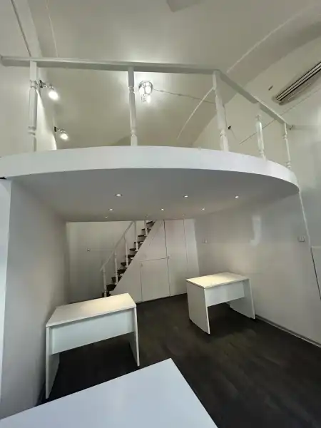 Kiadó üzlethelyiség utcai bejáratos, Budapest, VI. kerület 1 szoba 25 m² 220 E Ft/hó